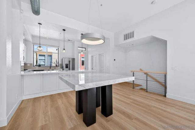 465 S Cleveland St 103, Oceanside, CA 92054