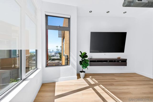 465 S Cleveland St 103, Oceanside, CA 92054