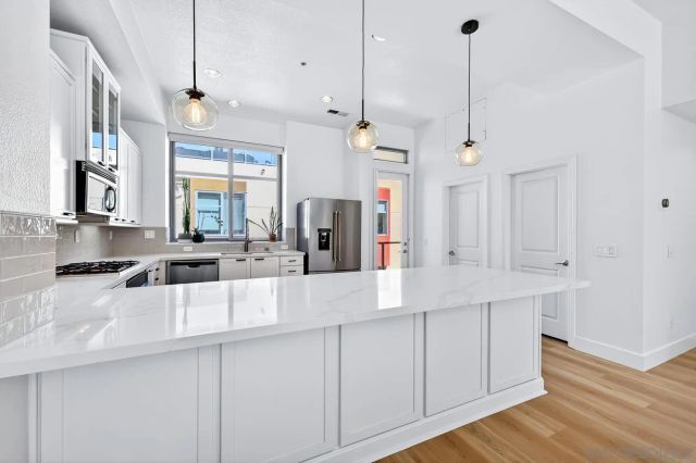 465 S Cleveland St 103, Oceanside, CA 92054