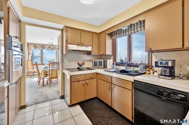 11 Mara Trail, South Windsor, CT 06074