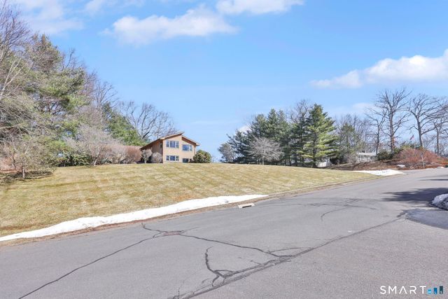 11 Mara Trail, South Windsor, CT 06074