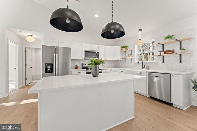 5531 HAMS FORD RD, Woodford, VA 22580