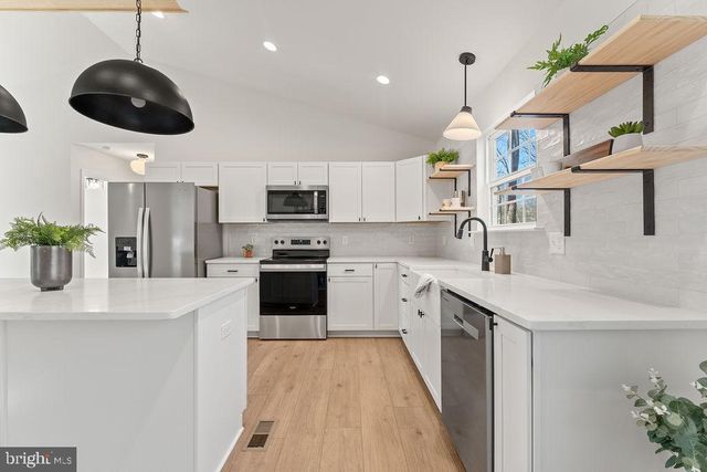 5531 HAMS FORD RD, Woodford, VA 22580