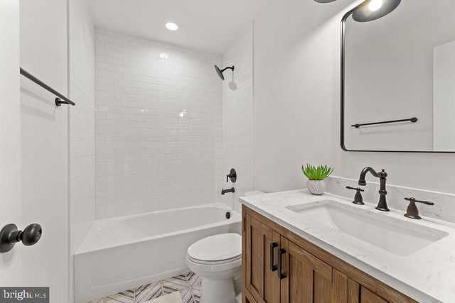 5531 HAMS FORD RD, Woodford, VA 22580