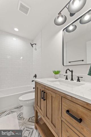 5531 HAMS FORD RD, Woodford, VA 22580