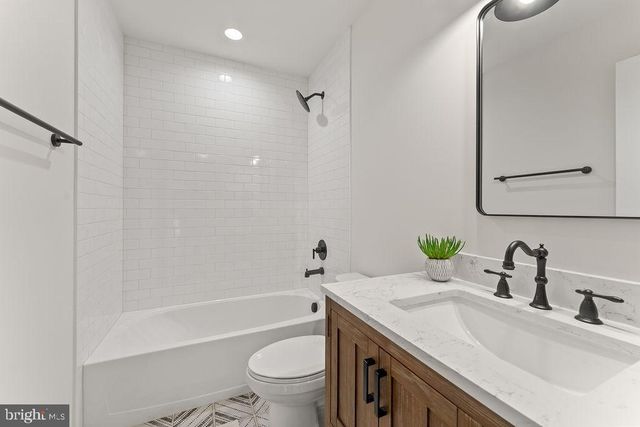 5531 HAMS FORD RD, Woodford, VA 22580