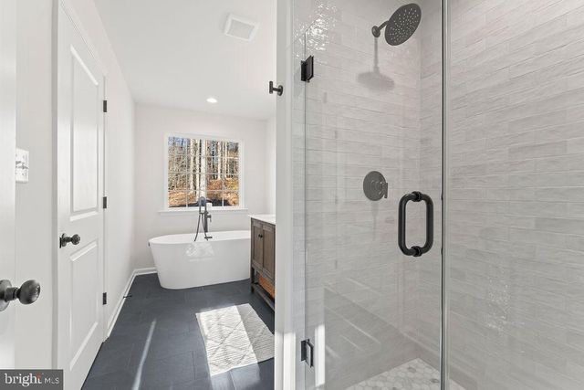 5531 HAMS FORD RD, Woodford, VA 22580