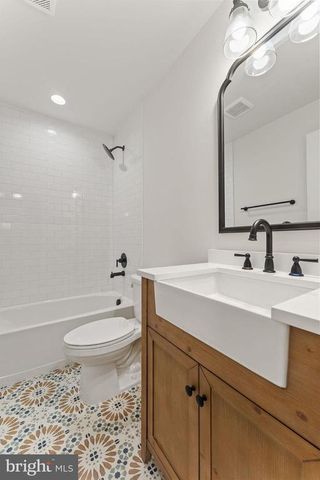 5531 HAMS FORD RD, Woodford, VA 22580