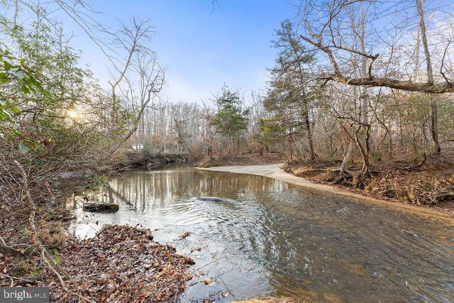 5531 HAMS FORD RD, Woodford, VA 22580