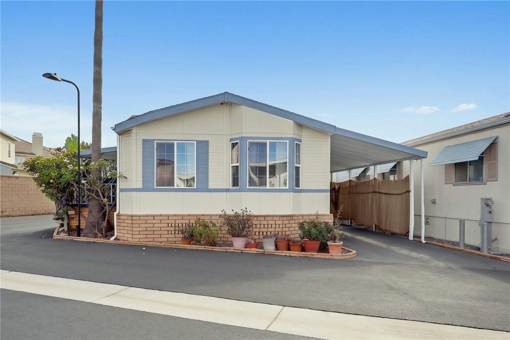 5200 Heil Avenue 28, Huntington Beach, CA 92649 — exterior