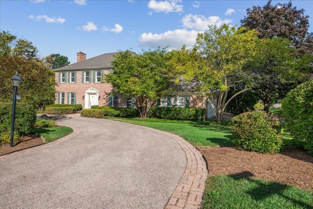 1300 Lake Shore Drive S, Barrington, IL 60010