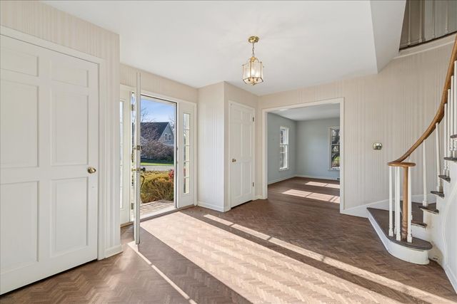 1300 Lake Shore Drive S, Barrington, IL 60010