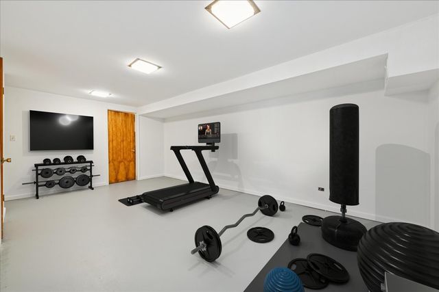 1300 Lake Shore Drive S, Barrington, IL 60010