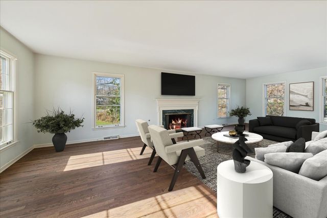 1300 Lake Shore Drive S, Barrington, IL 60010