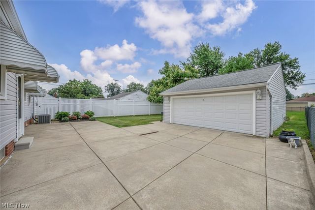 710 Bayridge Boulevard, Willowick, OH 44095
