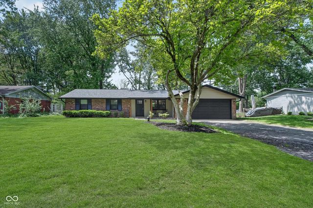 646 Karen Drive, Zionsville, IN 46077