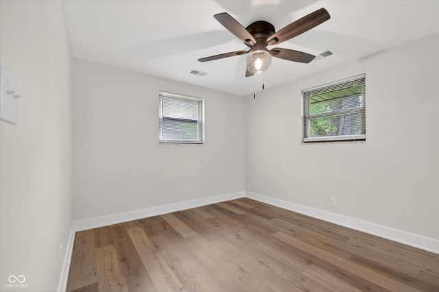 646 Karen Drive, Zionsville, IN 46077