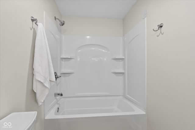 646 Karen Drive, Zionsville, IN 46077