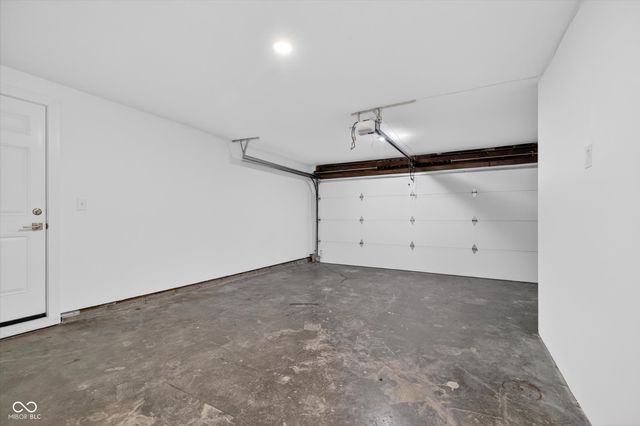 646 Karen Drive, Zionsville, IN 46077