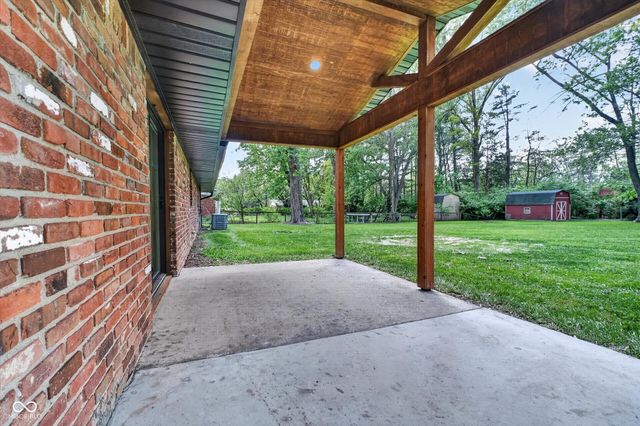 646 Karen Drive, Zionsville, IN 46077