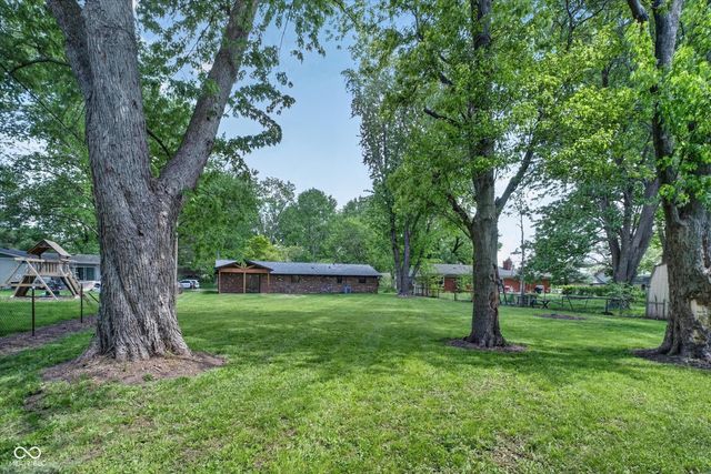 646 Karen Drive, Zionsville, IN 46077