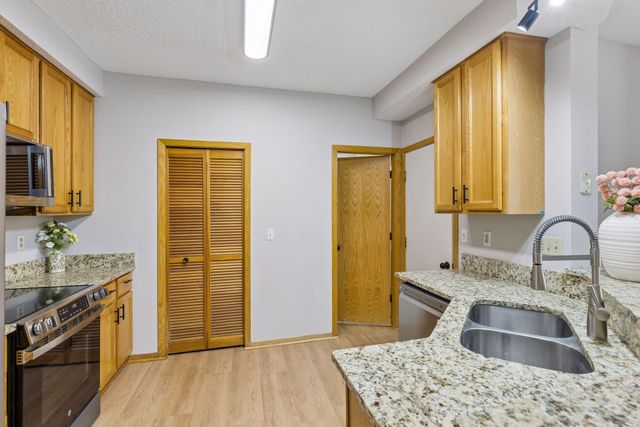 4201 Merrimac Lane N 91, Plymouth, MN 55446