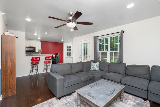 10 ZEPHYR RD, Palmyra, VA 22963