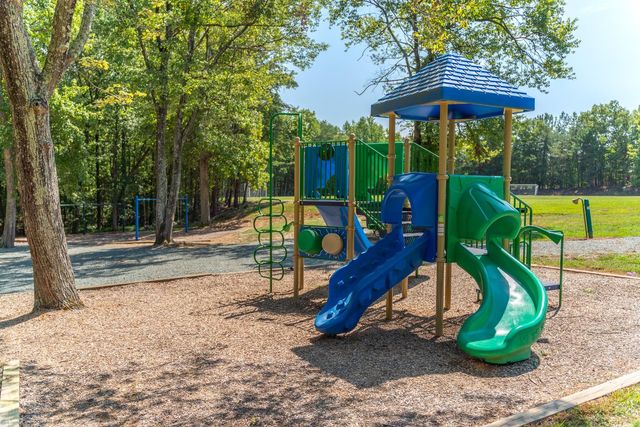 10 ZEPHYR RD, Palmyra, VA 22963