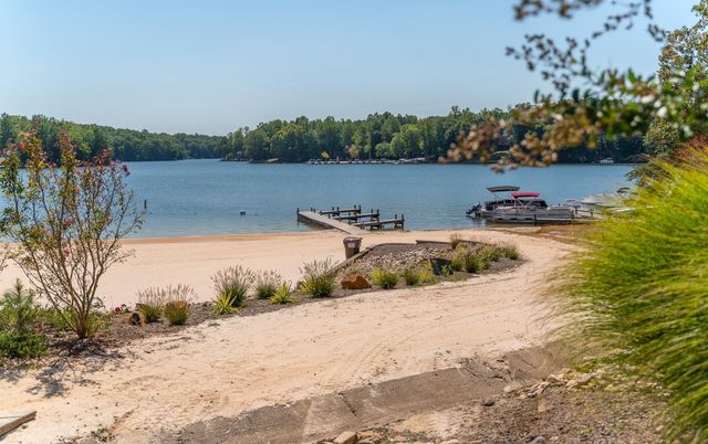 10 ZEPHYR RD, Palmyra, VA 22963