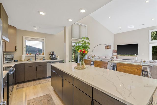 95 Xavier Circle, Syracuse, NY 13210