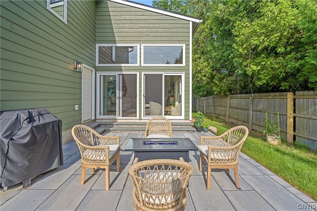 95 Xavier Circle, Syracuse, NY 13210