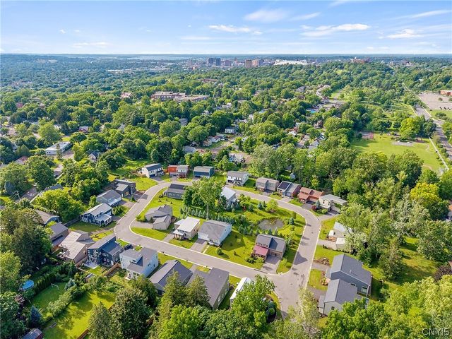 95 Xavier Circle, Syracuse, NY 13210