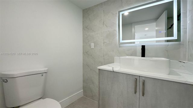 2750 NE 183rd St 1508, Aventura, FL 33160