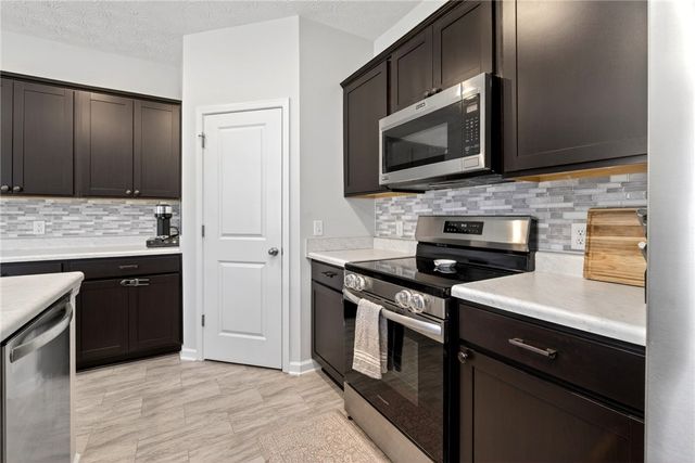 5195 Burton Drive, Springfield, OH 45503