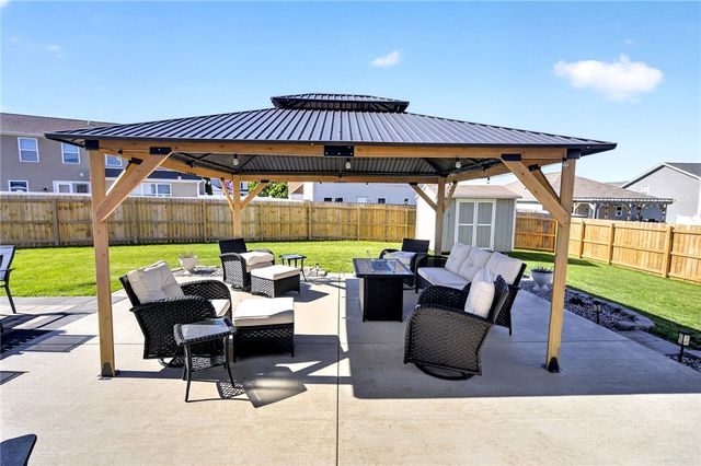 5195 Burton Drive, Springfield, OH 45503
