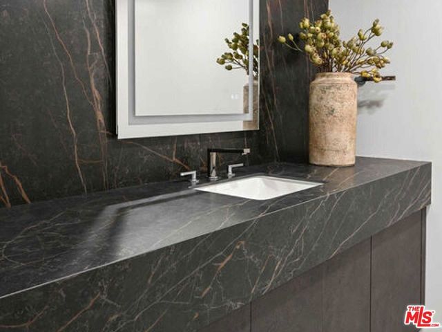 350 N Palm Drive 401, Beverly Hills, CA 90210