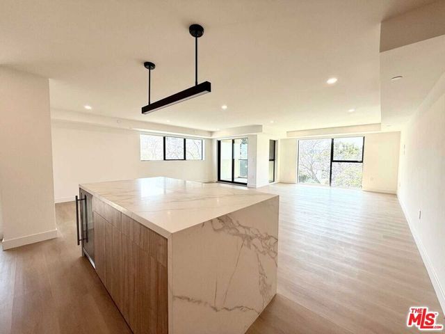 350 N Palm Drive 401, Beverly Hills, CA 90210