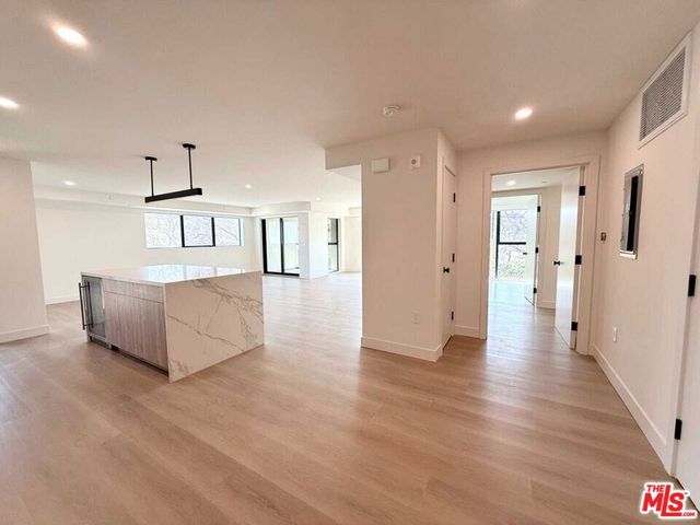 350 N Palm Drive 401, Beverly Hills, CA 90210