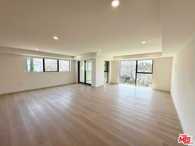 350 N Palm Drive 401, Beverly Hills, CA 90210