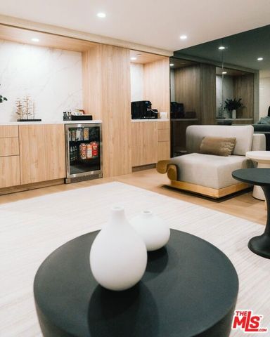 350 N Palm Drive 401, Beverly Hills, CA 90210