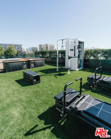 350 N Palm Drive 401, Beverly Hills, CA 90210