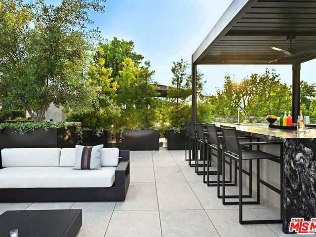 350 N Palm Drive 401, Beverly Hills, CA 90210