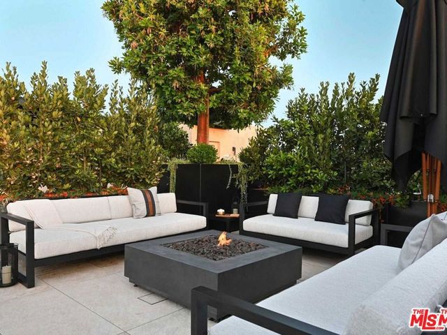 350 N Palm Drive 401, Beverly Hills, CA 90210