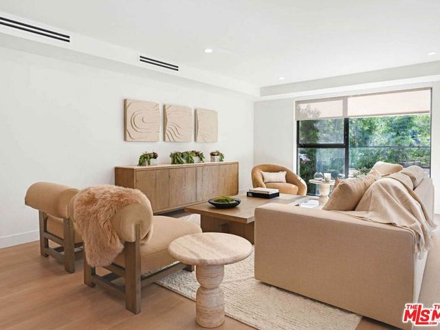 350 N Palm Drive 401, Beverly Hills, CA 90210