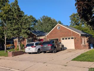 28212 Shock Street, St. Clair Shores, MI 48081