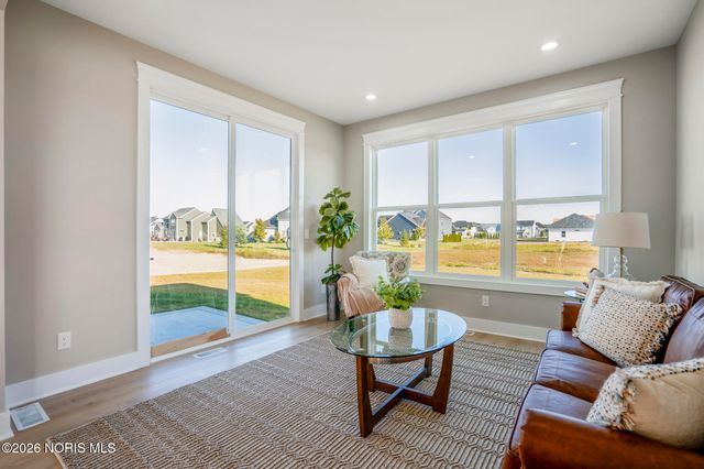 9430 Rockingham Drive, Whitehouse, OH 43571