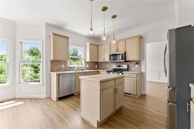 8455 Woodland View Drive, Gainesville, GA 30506