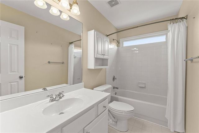 8455 Woodland View Drive, Gainesville, GA 30506
