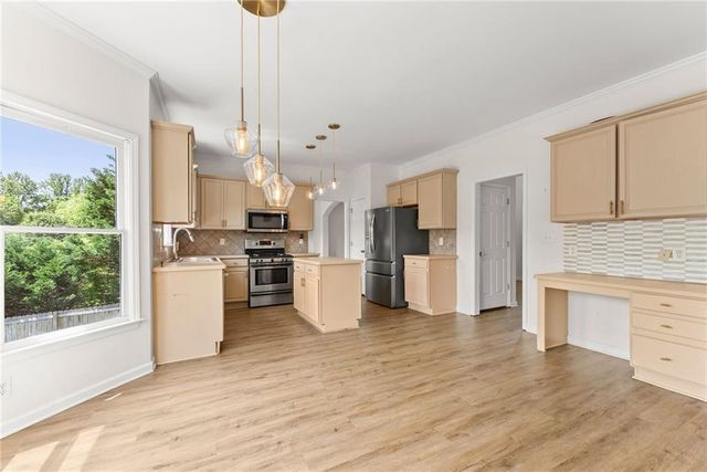 8455 Woodland View Drive, Gainesville, GA 30506