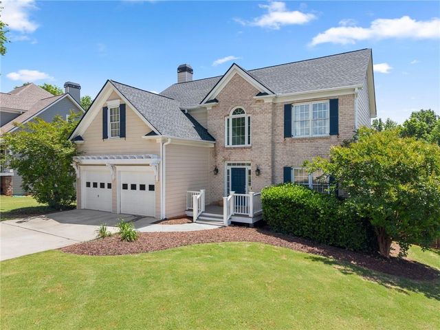 8455 Woodland View Drive, Gainesville, GA 30506